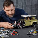 LEGO® Technic Land Rover Defender