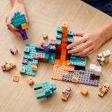 LEGO® Minecraft Padurea deformata