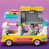 LEGO Friends Furgoneta de camping si barca cu panze