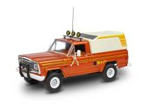 Revell automacheta Jeep J-10 pickup cu camper