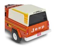 Revell automacheta Jeep J-10 pickup cu camper